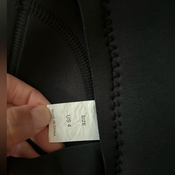 Aunua 3MM Shorty Wetsuit BlackBlue, size 3T-4T - Picture 2 of 3